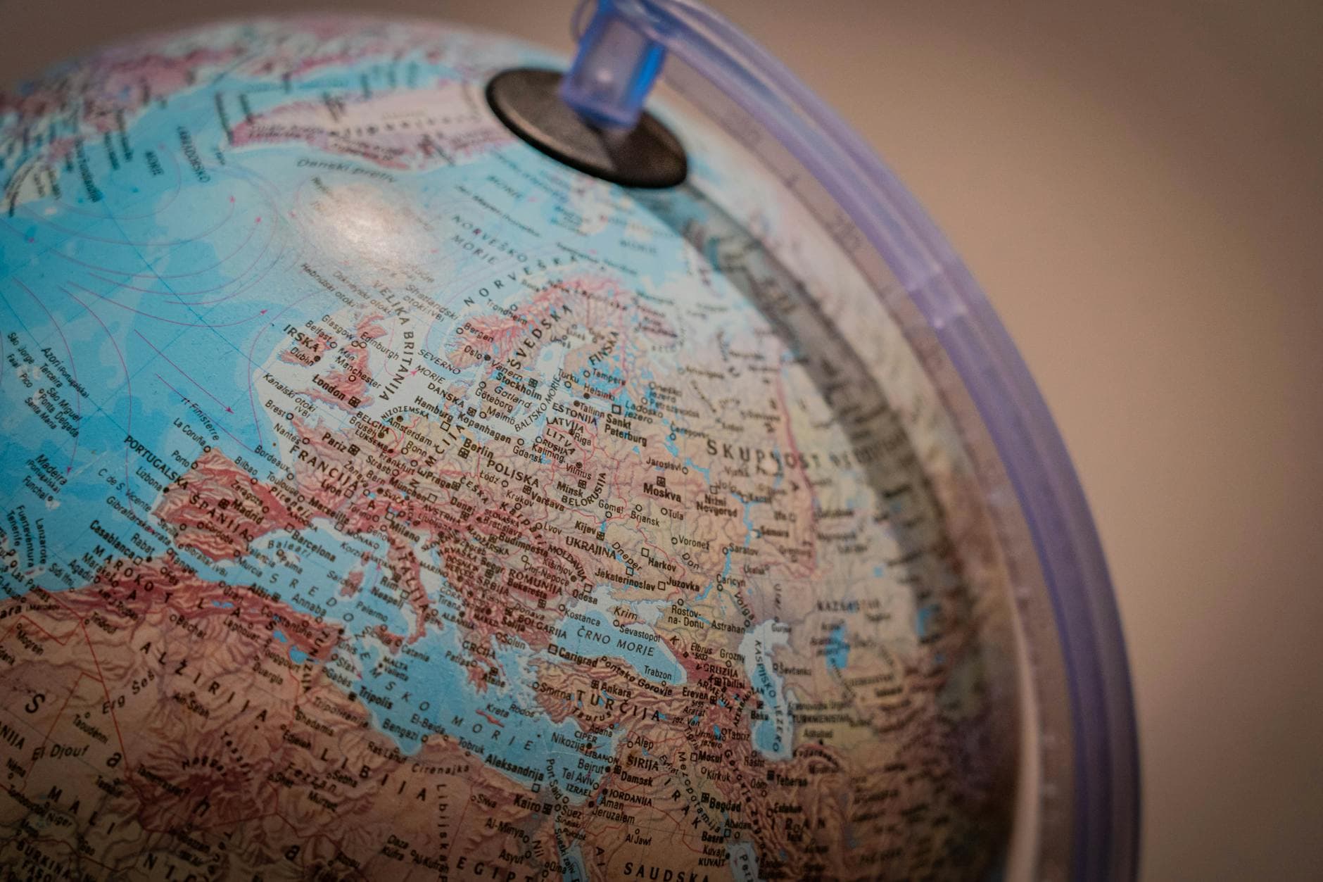 next-intl tutorial: shipping a multilingual Next.js site